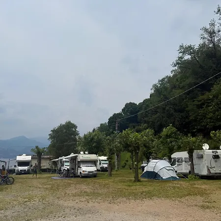 캠프장 Bellavista Bolzano Novarese